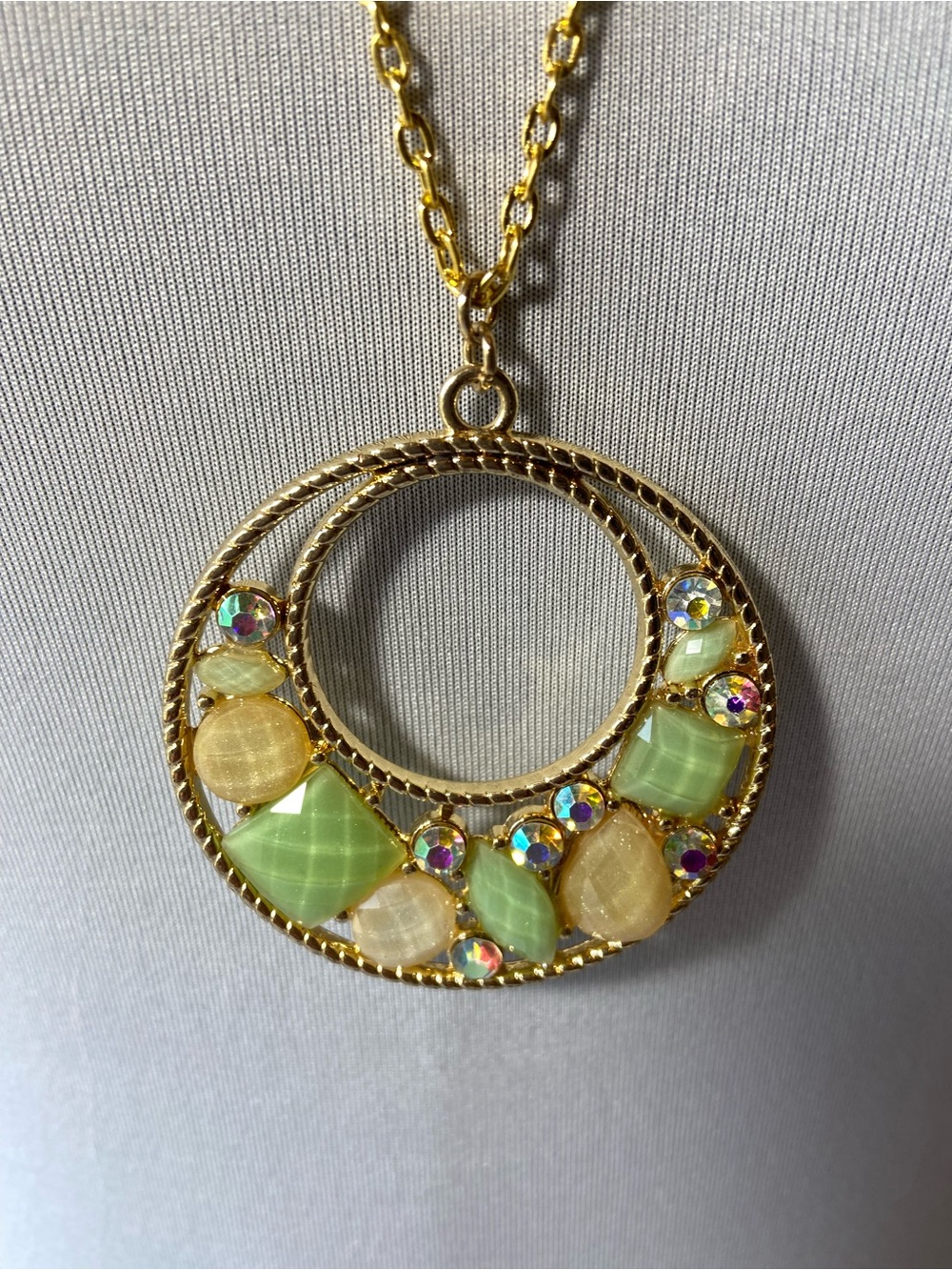 Vintage Gold-Tone Circular Pendant Necklace with Green and Yellow Stones